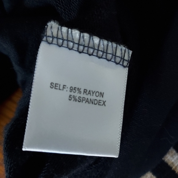 Rose + Olive Top Stretch Knit Embroidered Raglan Sleeve Navy Blue Large NWOT - Picture 7 of 8